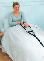 Bettleiter mit 3 rutschfesten Griffen 