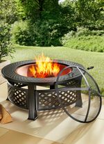 Feuerstelle mit Gitterdeckel und Sch&uuml;rhaken 