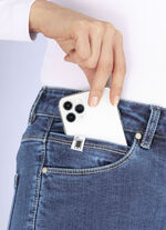Jeans mit praktischer Handytasche JEANSBLAU