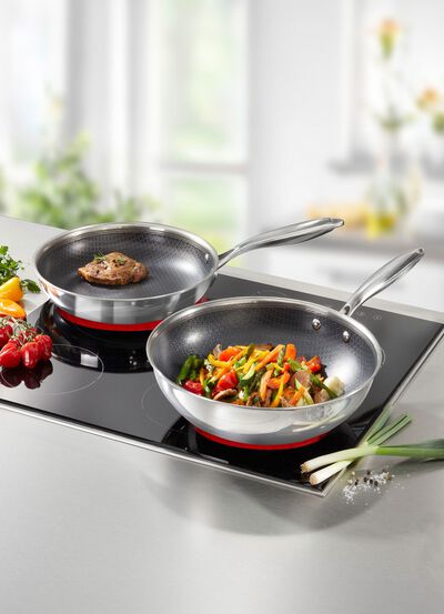 Edelstahlpfannen mit Antihaftbeschichtung 