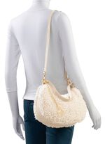 Laurina Tasche aus kuscheligem Teddy-Pl&uuml;sch und genarbtem Kalbleder ECRU