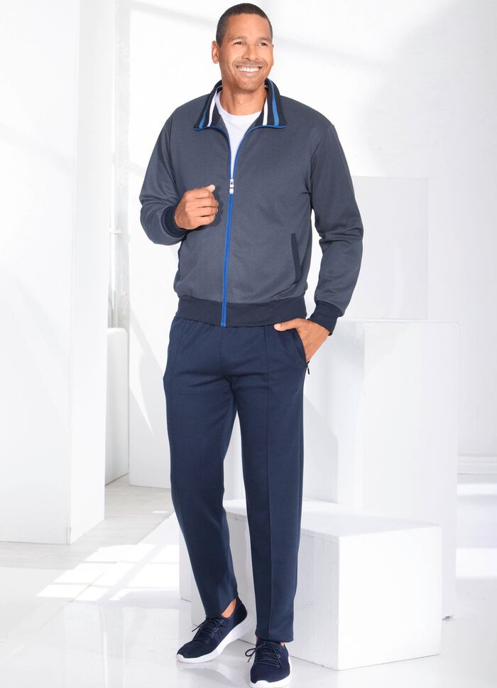 Freizeitanzug mit Biesennaht 