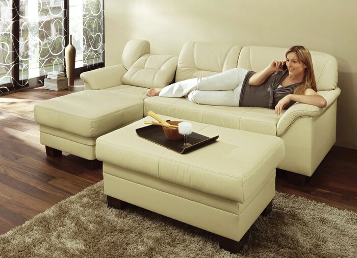 Polstermöbel auf robusten, echten Holzfüßen ALTWEISS