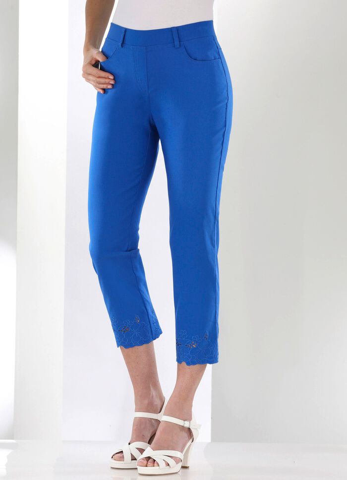 Hose mit floralen Lochstickereien 