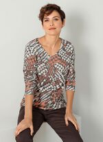 Pullover in grafischem Dessin 