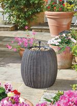 Solarbrunnen im Rattan-Look 