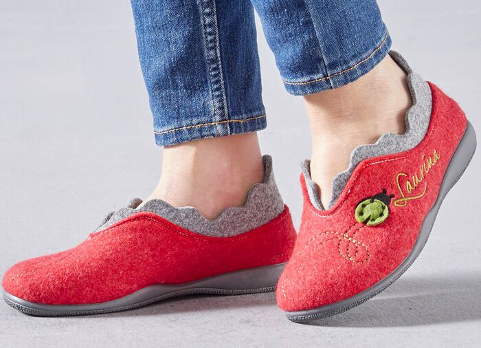 Laurina Filz-Hausschuh mit fantasievoller Stickerei ROT-HELLGRAU