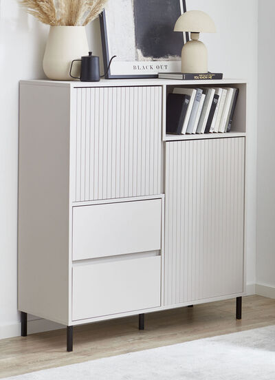 Highboard mit aufwendiger Rillenfront 