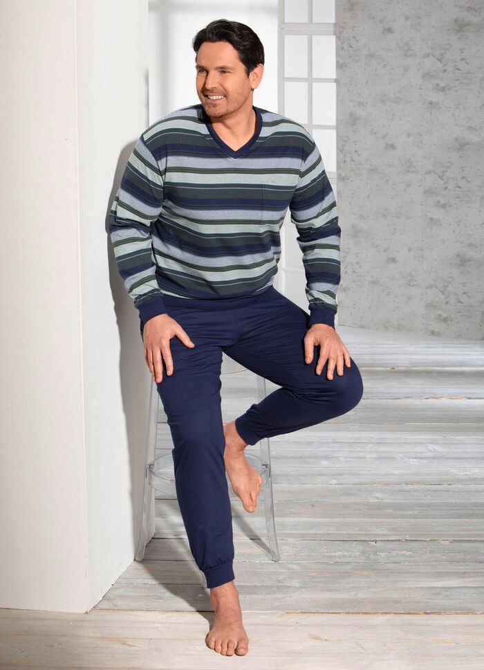 Schlafanzug mit B&uuml;ndchenabschl&uuml;ssen, V-Ausschnitt und garngef&auml;rbtem Ringeldessin 