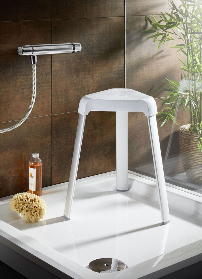 Platzsparender Dusch- und Badestuhl 