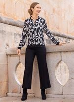 Blusenjacke mit schwarzen Rippenb&uuml;ndchen 