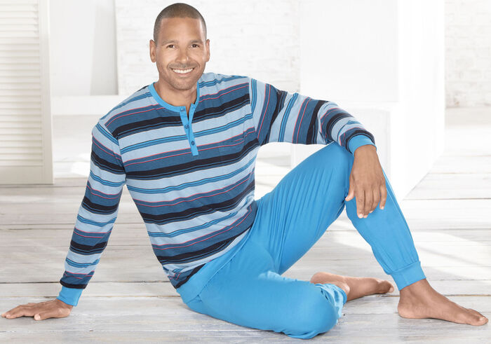 Schlafanzug mit Knopfleiste und B&uuml;ndchenabschl&uuml;ssen 