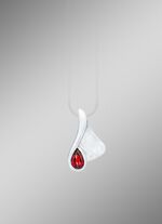 Faszinierender Anh&auml;nger mit Granat 