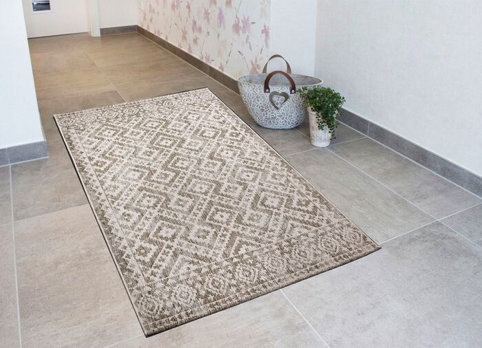 Strapazierf&auml;hige Br&uuml;cken und Teppiche f&uuml;r drinnen und drau&szlig;en BEIGE