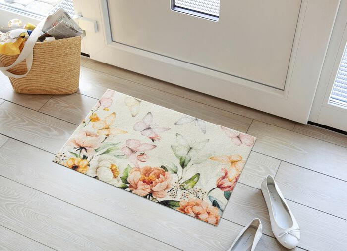 Ansprechende Fu&szlig;matte mit Bl&uuml;ten und Schmetterlinge 