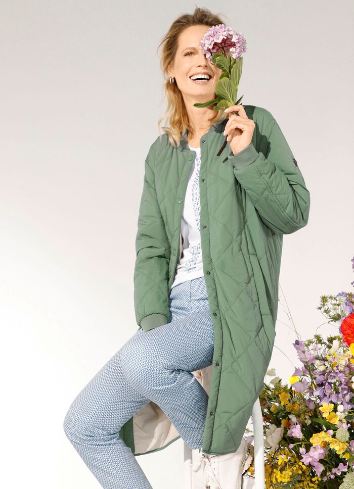 Kurzmantel mit Druckkn&ouml;pfen an den Seitenschlitzen 