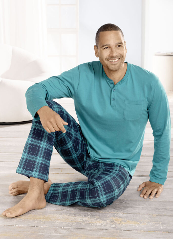 Schlafanzug mit Knopfleiste und offenen Abschlüssen  