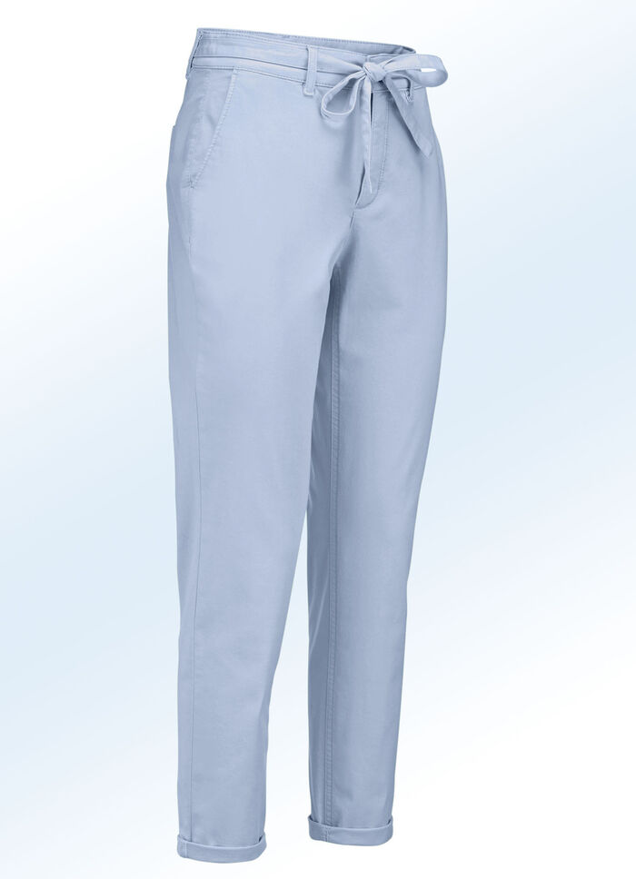 Hose in trendiger Chino-Form BLEU