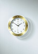 Hochwertige Wanduhr von AMS, aus facettiertem Mineralglas 