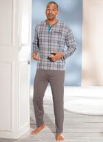 Schlafanzug mit Knopfleiste und aufgesetzter Brusttasche 