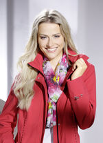 Schal mit Bl&uuml;tenmotiven 