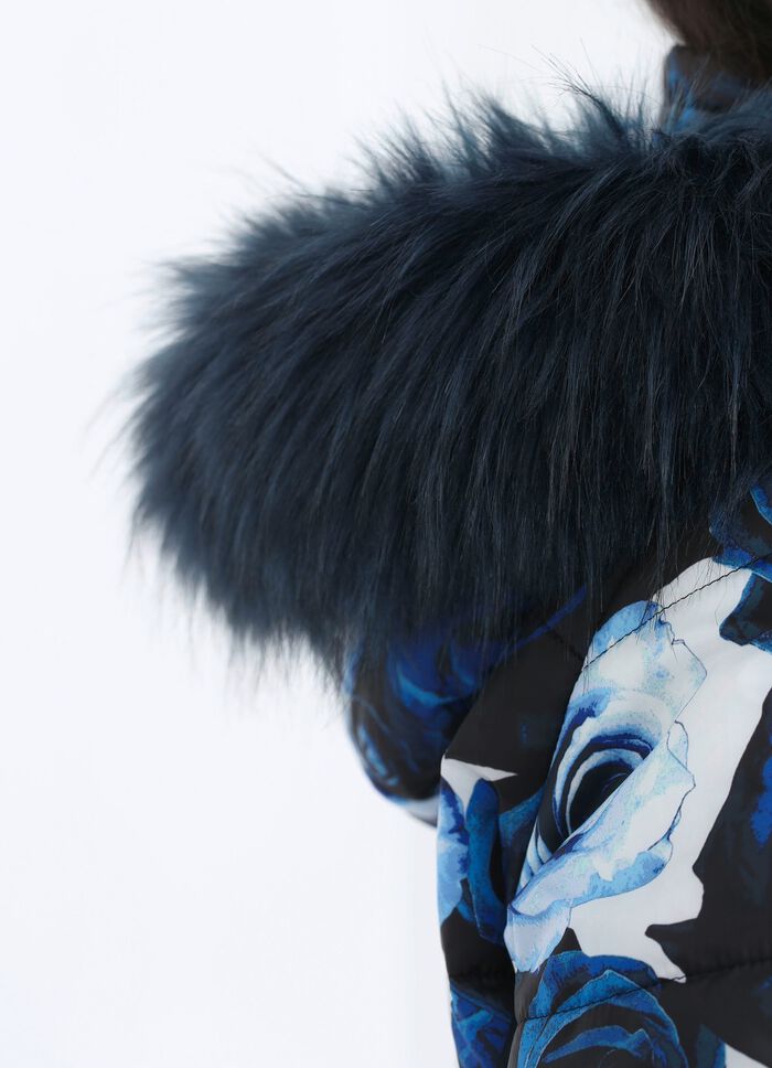 Jacke mit dekorativem Rosendessin 