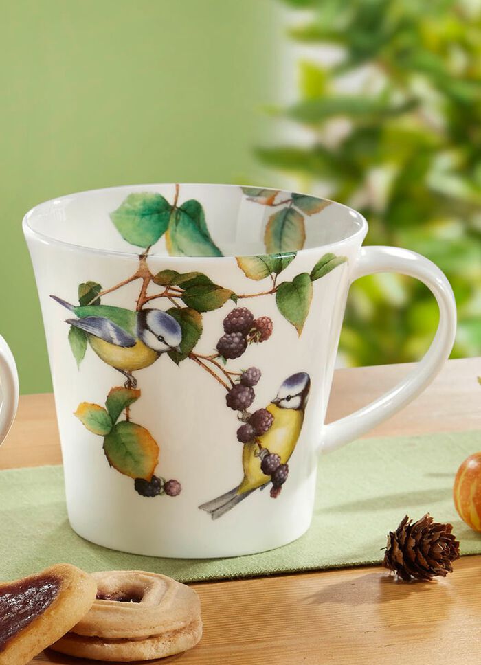 Henkelbecher aus Fine-Bone-China-Porzellan 