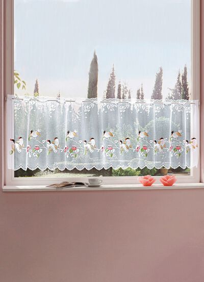 Romantische Fenster- und T&uuml;rdekoration mit Stangendurchzug 