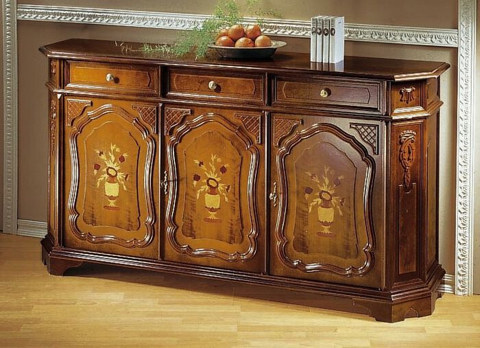 Teilmassive, nussbaumfarben furnierte Kommoden