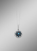 Schöner Anhänger mit blauen Brillanten und weißen Diamanten