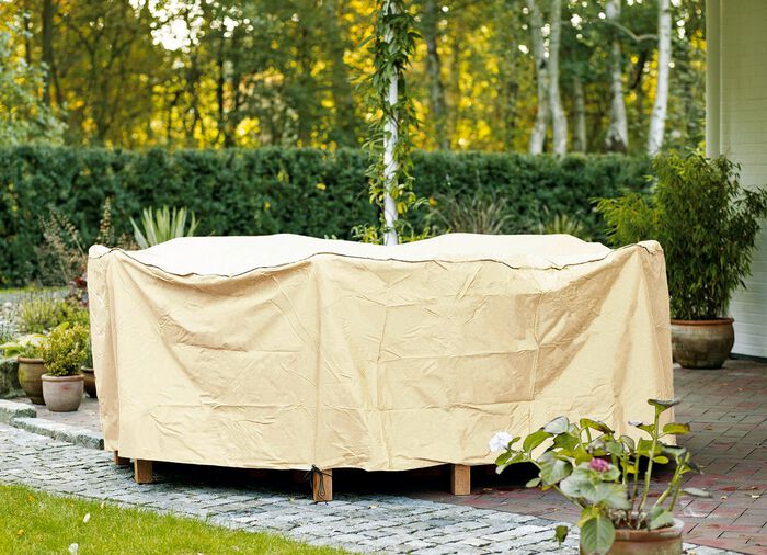 Rei&szlig;feste, witterungsbest&auml;ndige und atmungsaktive Schutzh&uuml;llen 