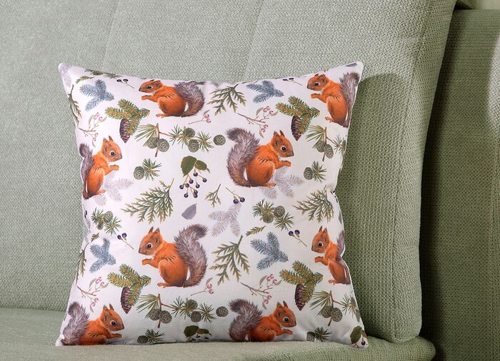 Herbstlicher Kissenbezug mit Eichh&ouml;rnchen-Motiv 