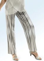 Hose in modischer Weite 