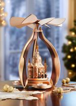 Tischpyramide aus massiven einheimischen H&ouml;lzern 