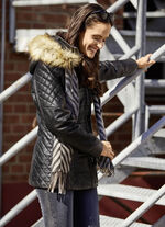 Lederjacke mit abtrennbarer Kapuze 