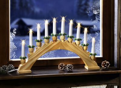 10-flammiger Leuchter aus Holz 