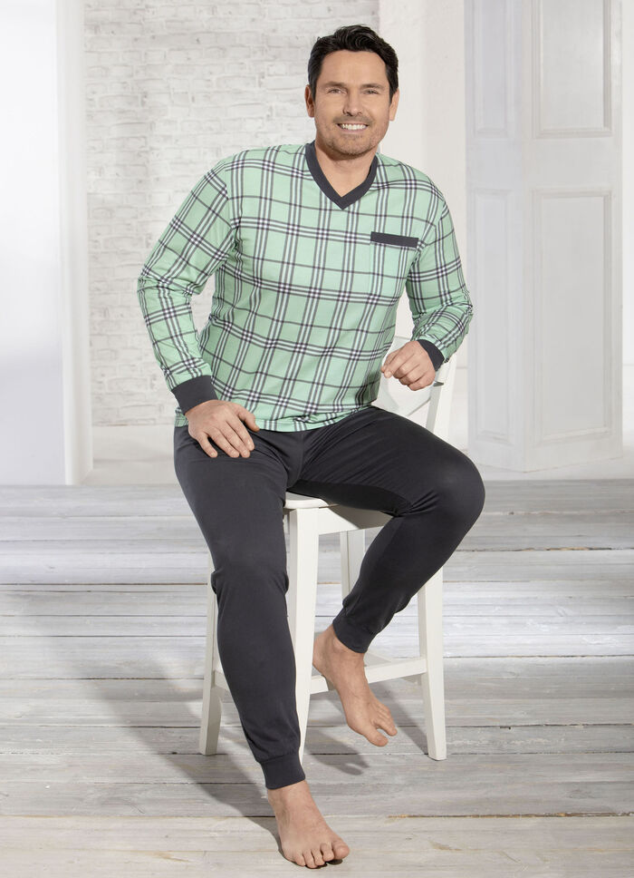 Schlafanzug mit V-Ausschnitt und Brusttasche 