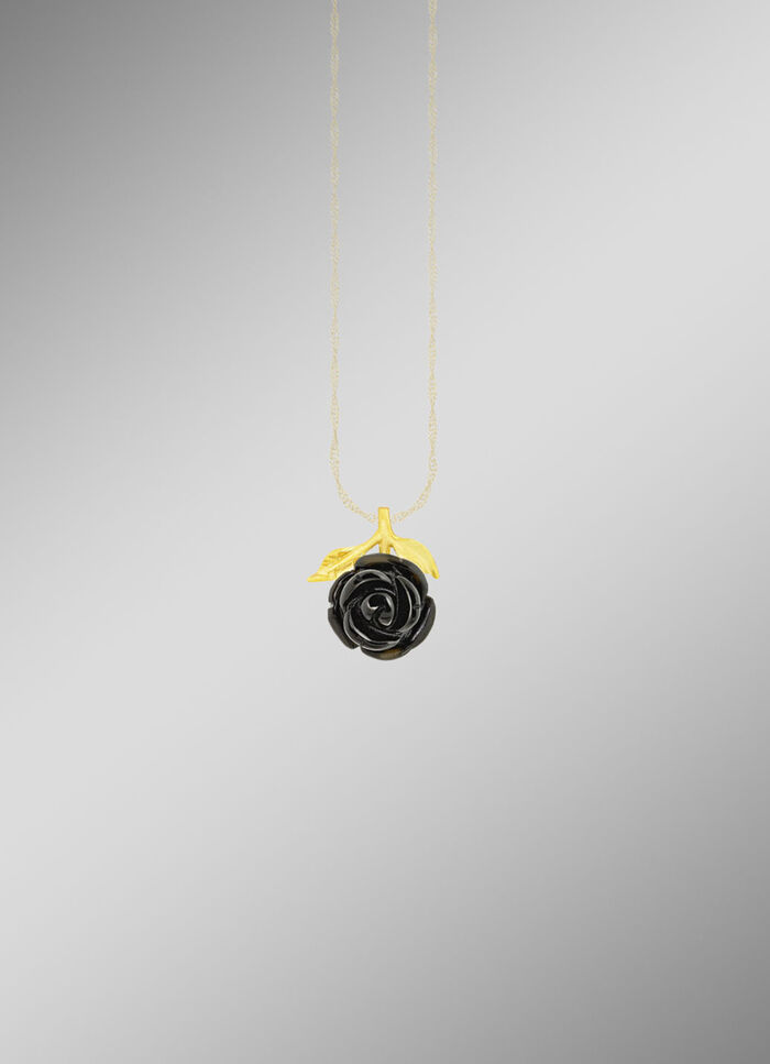 Romantischer Anhänger mit schwarzer Obsidian-Rose