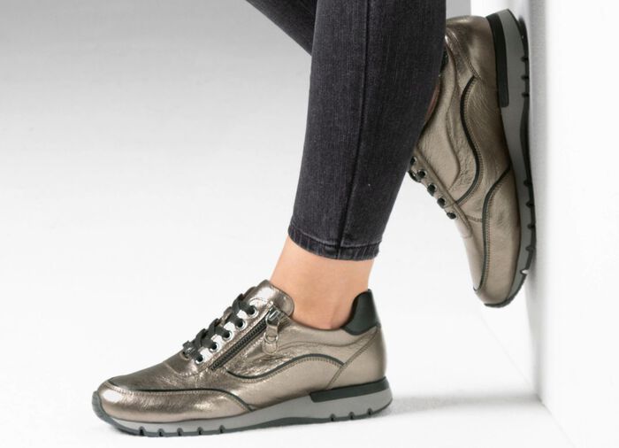 Caprice Schn&uuml;rschuh mit praktischem Seitenrei&szlig;verschluss 