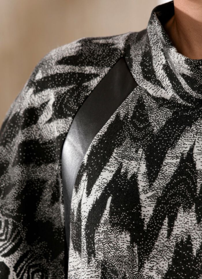 Poncho-Pullover in weich flie&szlig;endem Material 