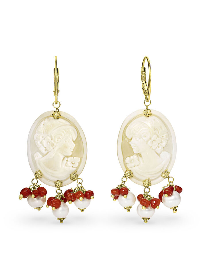 Ohrringe mit S&uuml;&szlig;wasser-Zuchtperlen und beh. Koralle 