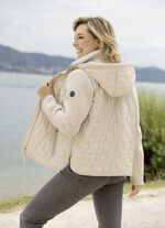 Jacke mit trendgenauem Laserstepp 