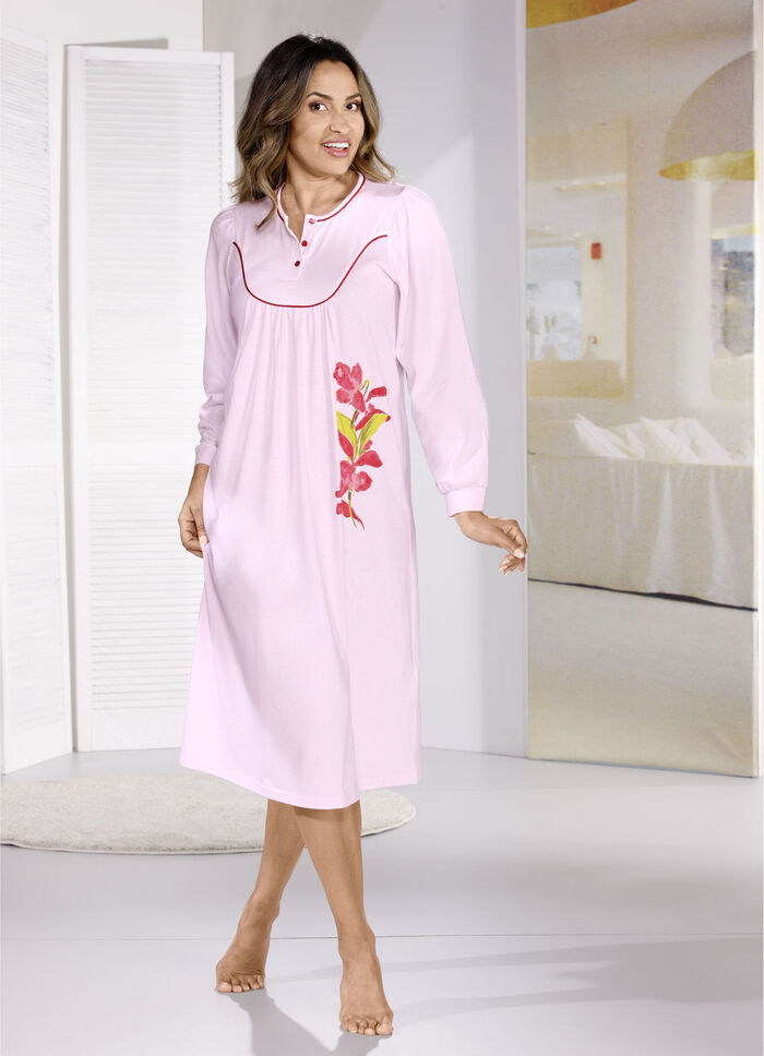 Nachthemd, wadenlang mit kn&ouml;pfbaren B&uuml;ndchenabschl&uuml;ssen 