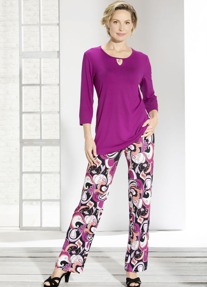 Hose mit ausdrucksstarker Dessinierung