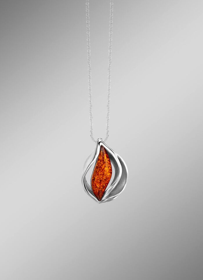 Zeitlos sch&ouml;ner Anh&auml;nger mit echt Bernstein 