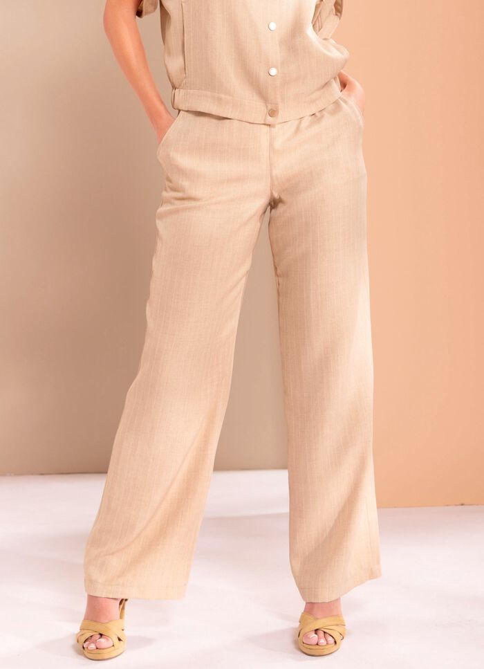 Hose in ausgestellter Form 