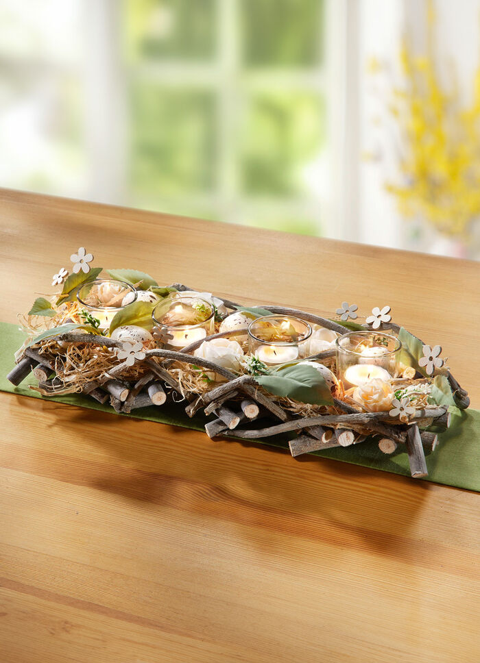 Tischgesteck aus Haselnusszweigen 