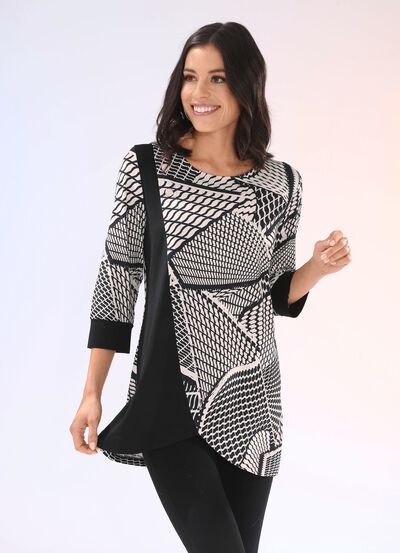 Longshirt mit Zierknöpfen im rechten Vorderteil 