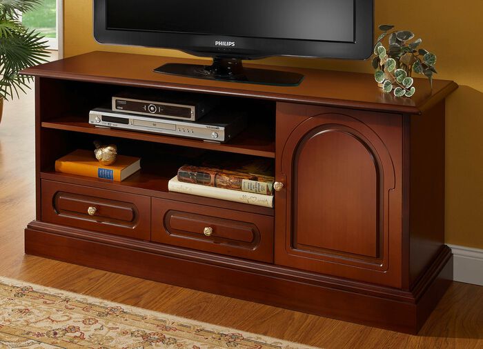 M&ouml;belserie mit typisch italienischem Flair NUSSBAUM