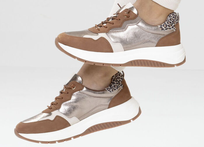 Caprice, trendige Damen-Sneaker, Weite G, mit herausnehmbarem Fußbett COGNAC-ALTGOLD